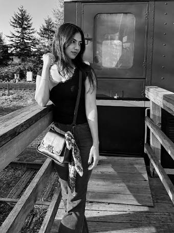 Artist Mansi